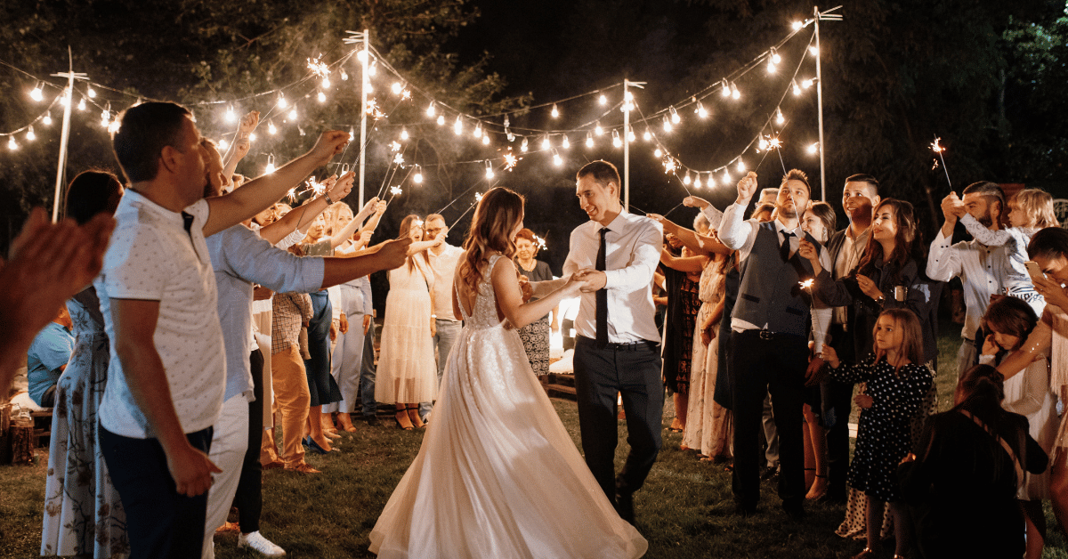 DIY Wedding Music Playlist: Guide to a DJ Free Wedding The Savvy Swaréy
